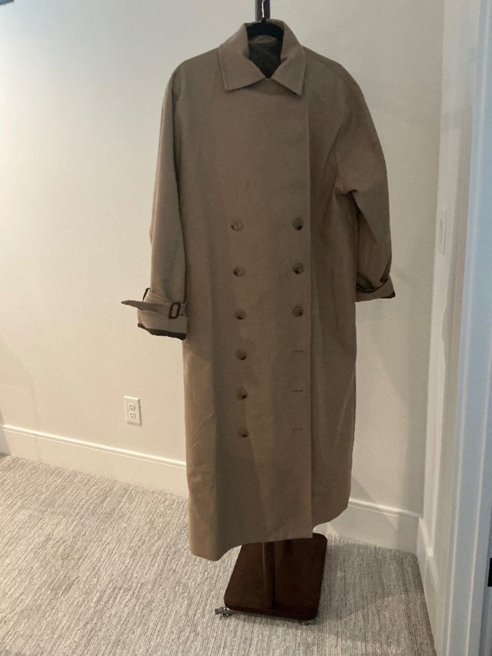 TOTEME CLASSIC KHAKI LONG TRENCH COAT SIZE M